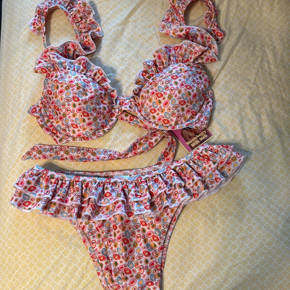 Strawberry milkmob bikini set!